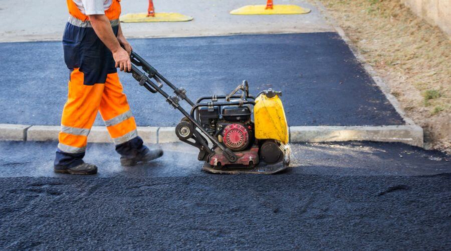 Professional gutter cleaning in Forest Hills, NY